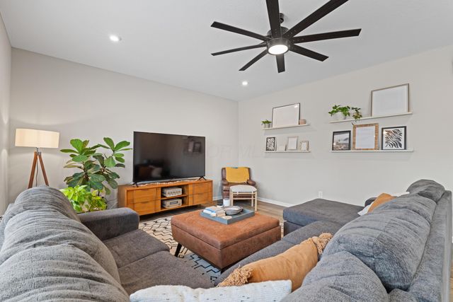 381 Rochdale Run, Delaware, OH 43015