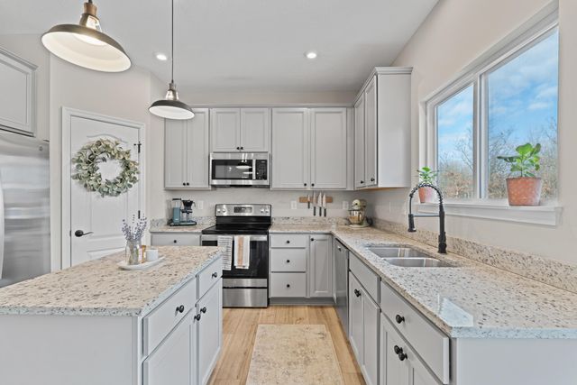 381 Rochdale Run, Delaware, OH 43015