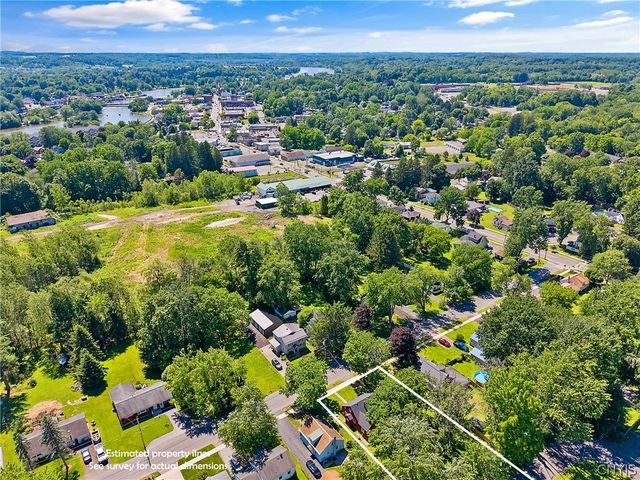 13 Curtis Avenue, Lysander, NY 13027