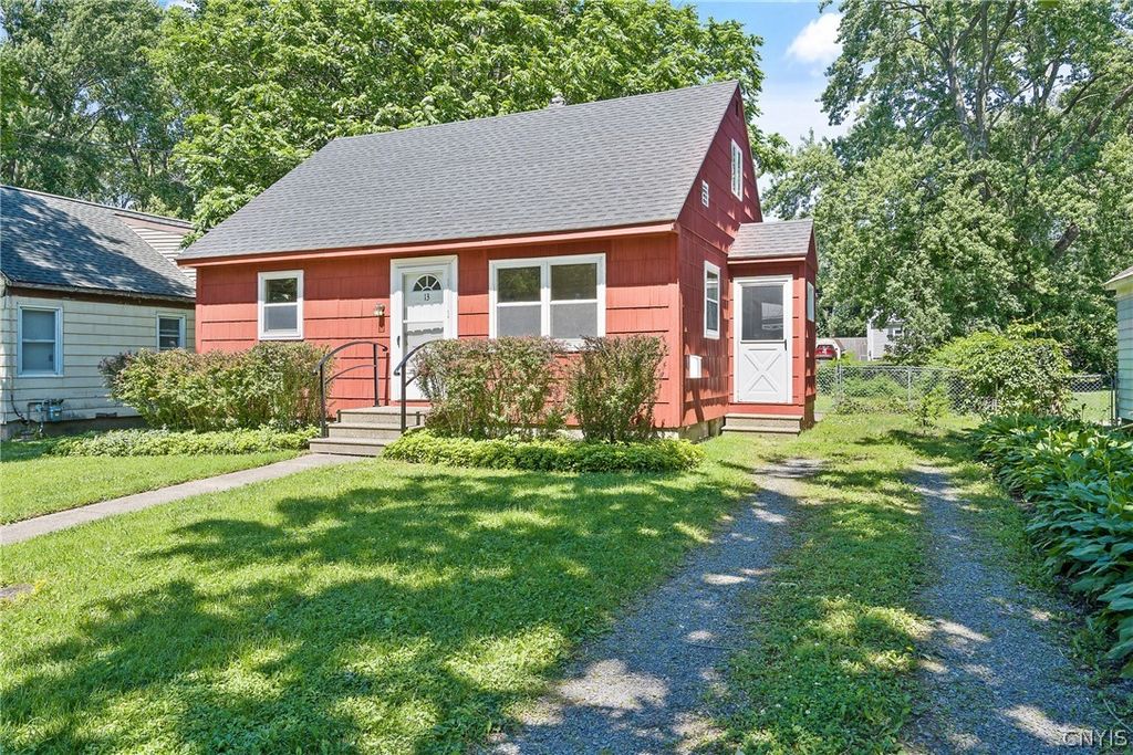 13 Curtis Avenue, Lysander, NY 13027