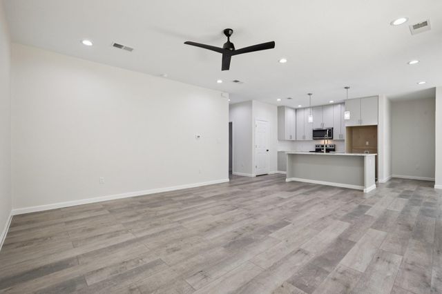 473 Tahitian DR, Bastrop, TX 78602