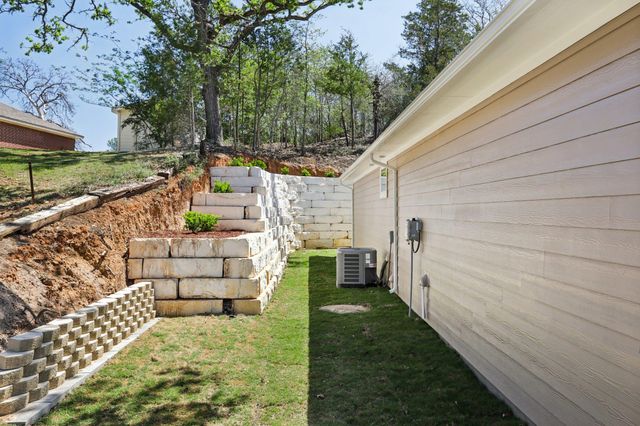 473 Tahitian DR, Bastrop, TX 78602