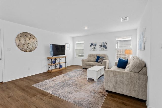 584 Commander Abbott DR, Jarrell, TX 76537