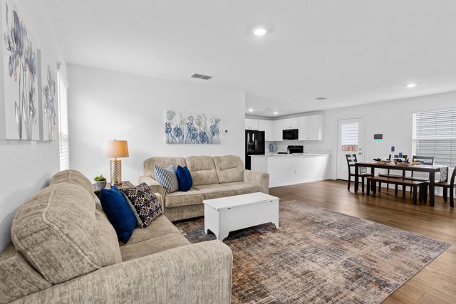 584 Commander Abbott DR, Jarrell, TX 76537