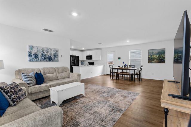 584 Commander Abbott DR, Jarrell, TX 76537