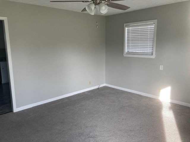 1040 Rebecca Dr, Burns, TN 37029