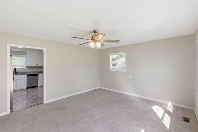 1040 Rebecca Dr, Burns, TN 37029