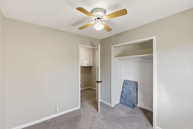 1040 Rebecca Dr, Burns, TN 37029