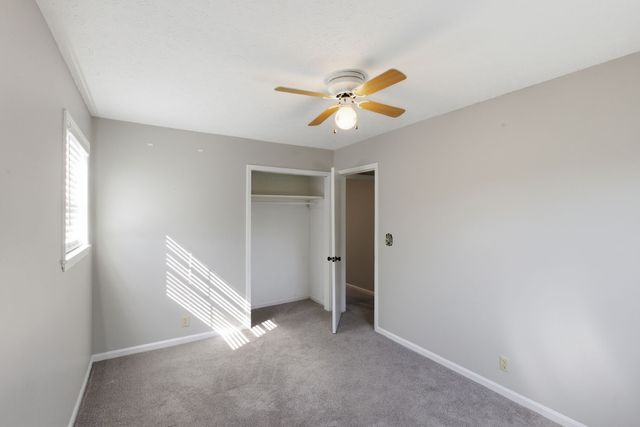 1040 Rebecca Dr, Burns, TN 37029