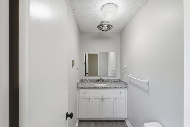 1040 Rebecca Dr, Burns, TN 37029