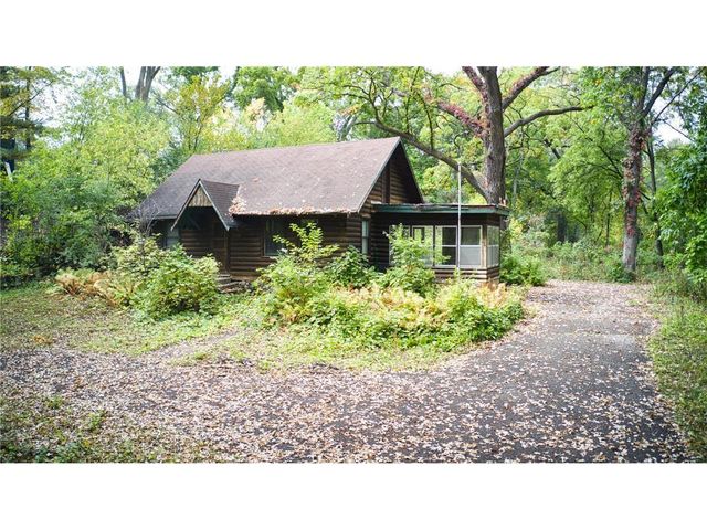 11300 Park Ridge Drive W, Hopkins, MN 55305