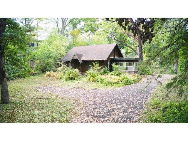 11300 Park Ridge Drive W, Hopkins, MN 55305