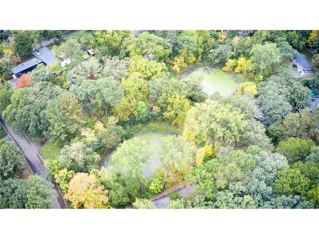 11300 Park Ridge Drive W, Hopkins, MN 55305