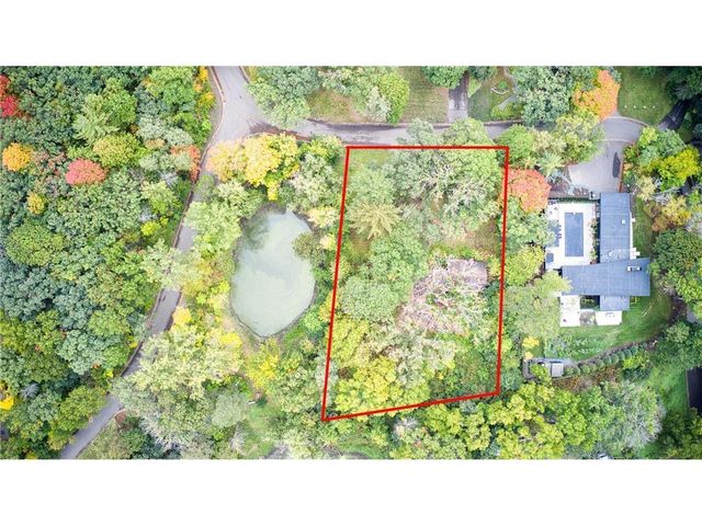 11300 Park Ridge Drive W, Hopkins, MN 55305