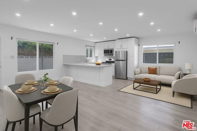 11347 Emelita Street 6, North Hollywood (los Angeles), CA 91601