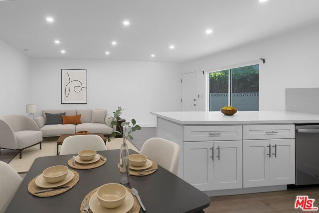 11347 Emelita Street 6, North Hollywood (los Angeles), CA 91601