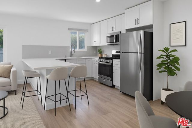 11347 Emelita Street 6, North Hollywood (los Angeles), CA 91601