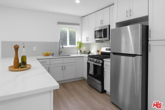 11347 Emelita Street 6, North Hollywood (los Angeles), CA 91601