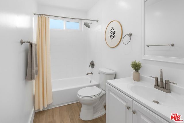 11347 Emelita Street 6, North Hollywood (los Angeles), CA 91601