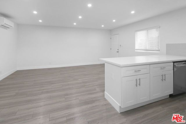 11347 Emelita Street 6, North Hollywood (los Angeles), CA 91601