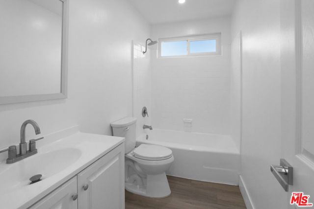 11347 Emelita Street 6, North Hollywood (los Angeles), CA 91601