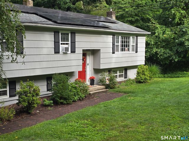4 Partridge Lane, Newtown, CT 06470
