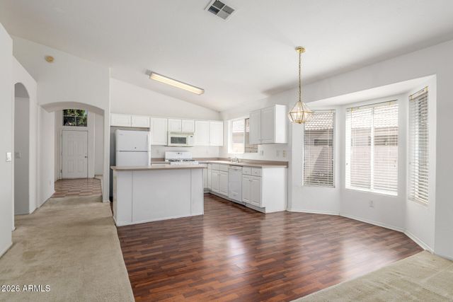 1410 S ROANOKE Street, Mesa, AZ 85206