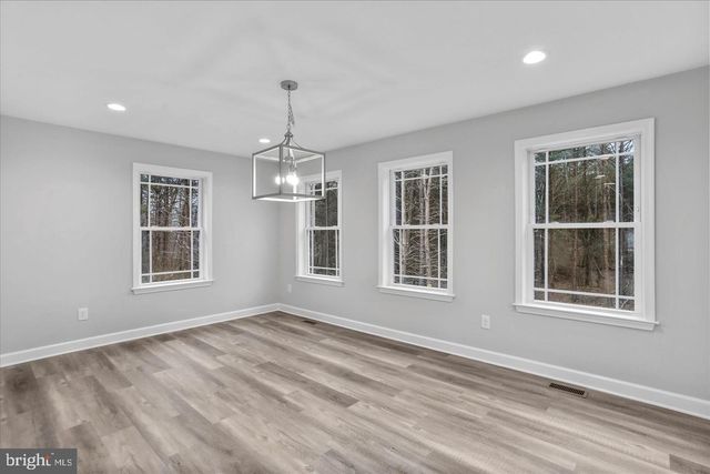 19 MOUNTAIN LAUREL DR, Berkeley Springs, WV 25411