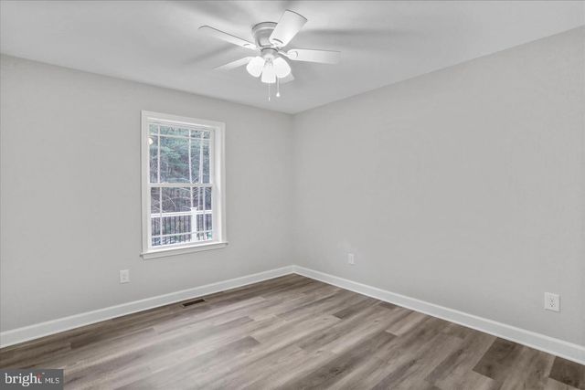 19 MOUNTAIN LAUREL DR, Berkeley Springs, WV 25411