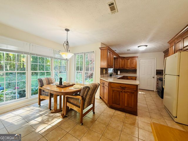 412 Taberon Road, Peachtree City, GA 30269