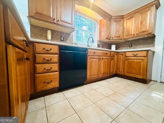 412 Taberon Road, Peachtree City, GA 30269
