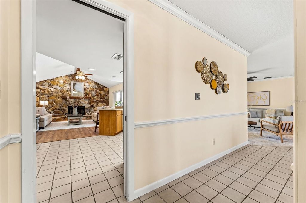 Image 12 of property listing at 2213 WOODLAWN CIRCLE, Melbourne, FL 32934