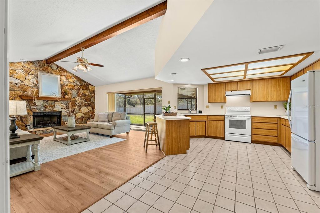 Image 17 of property listing at 2213 WOODLAWN CIRCLE, Melbourne, FL 32934