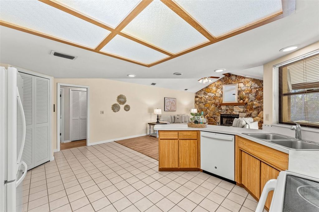 Image 18 of property listing at 2213 WOODLAWN CIRCLE, Melbourne, FL 32934