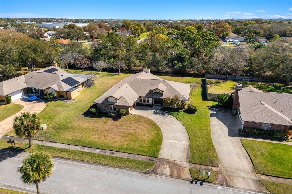 Image 49 of property listing at 2213 WOODLAWN CIRCLE, Melbourne, FL 32934