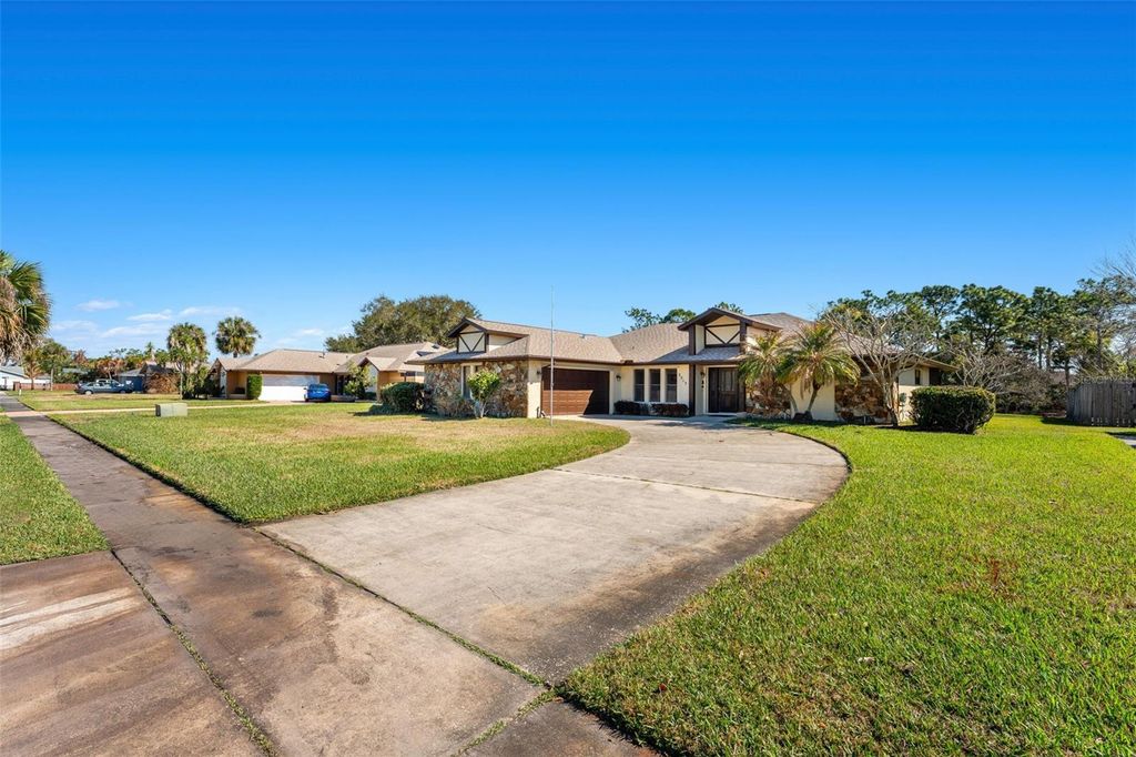 Image 52 of property listing at 2213 WOODLAWN CIRCLE, Melbourne, FL 32934