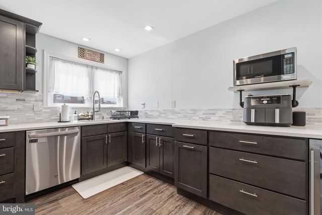 3618 ESSEX LN, Philadelphia, PA 19114