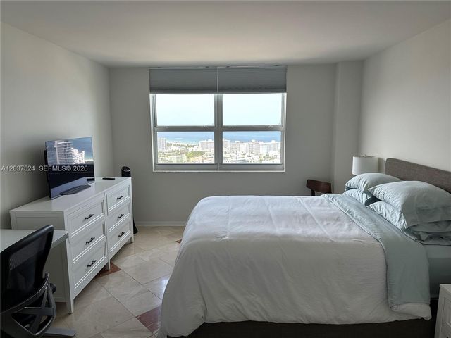 90 Alton Road 2809, Miami Beach, FL 33139
