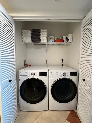 90 Alton Road 2809, Miami Beach, FL 33139