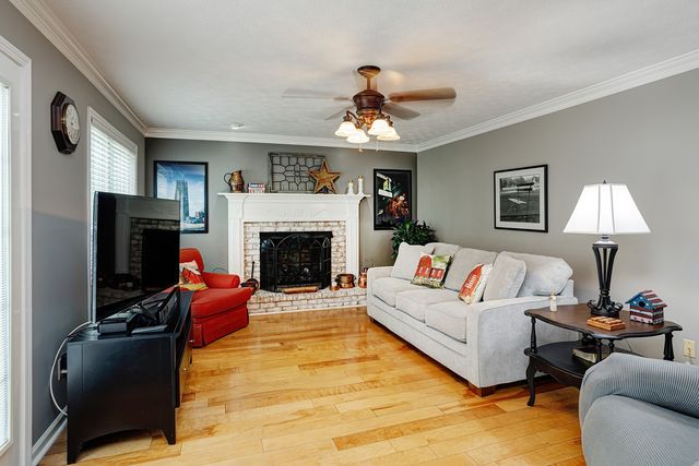 129 Baldridge Dr, White House, TN 37188