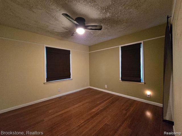 5898 N Globe Street, Westland, MI 48185