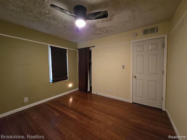 5898 N Globe Street, Westland, MI 48185