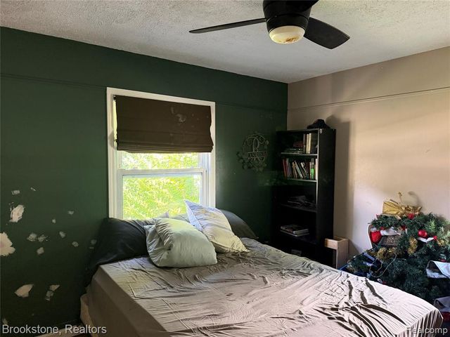 5898 N Globe Street, Westland, MI 48185