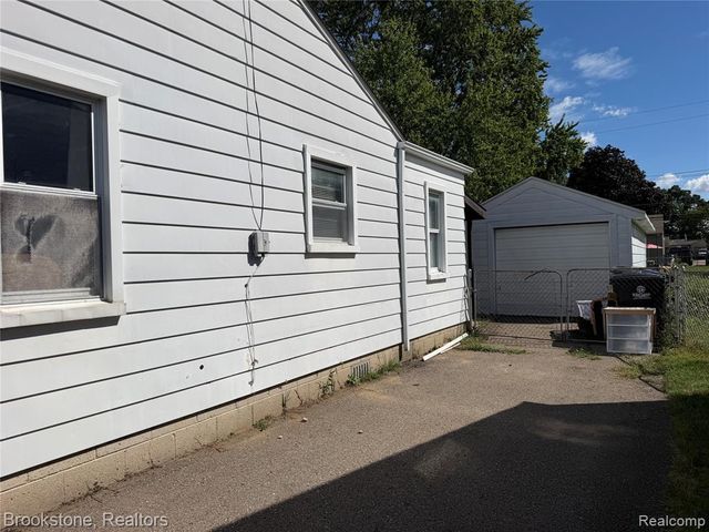 5898 N Globe Street, Westland, MI 48185