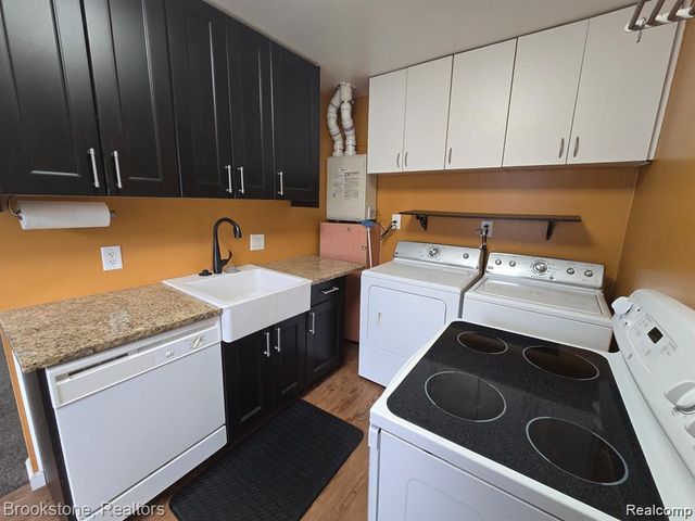 5898 N Globe Street, Westland, MI 48185