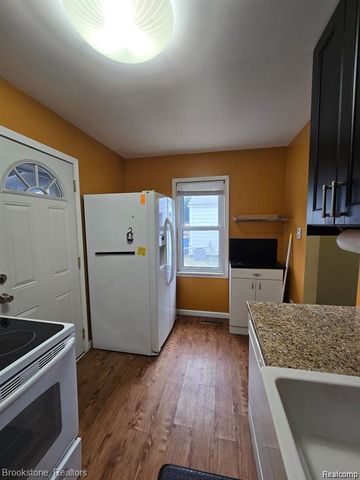 5898 N Globe Street, Westland, MI 48185