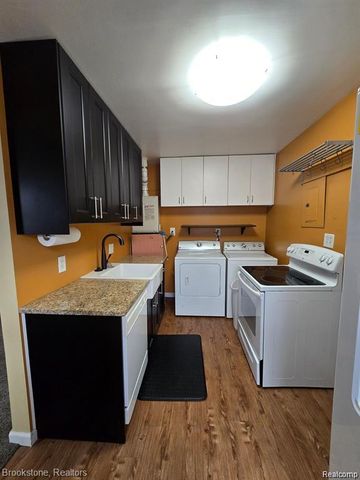5898 N Globe Street, Westland, MI 48185
