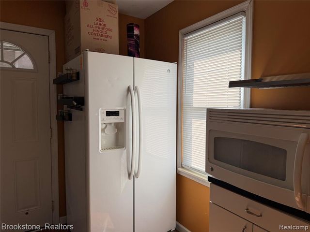 5898 N Globe Street, Westland, MI 48185