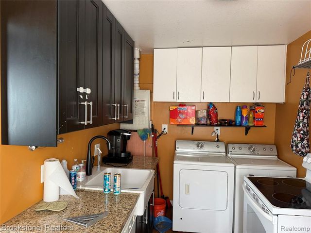 5898 N Globe Street, Westland, MI 48185