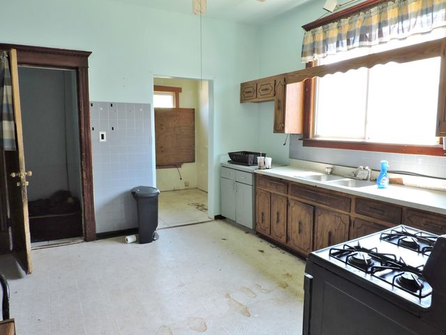 10437 S Avenue H, Chicago, IL 60617